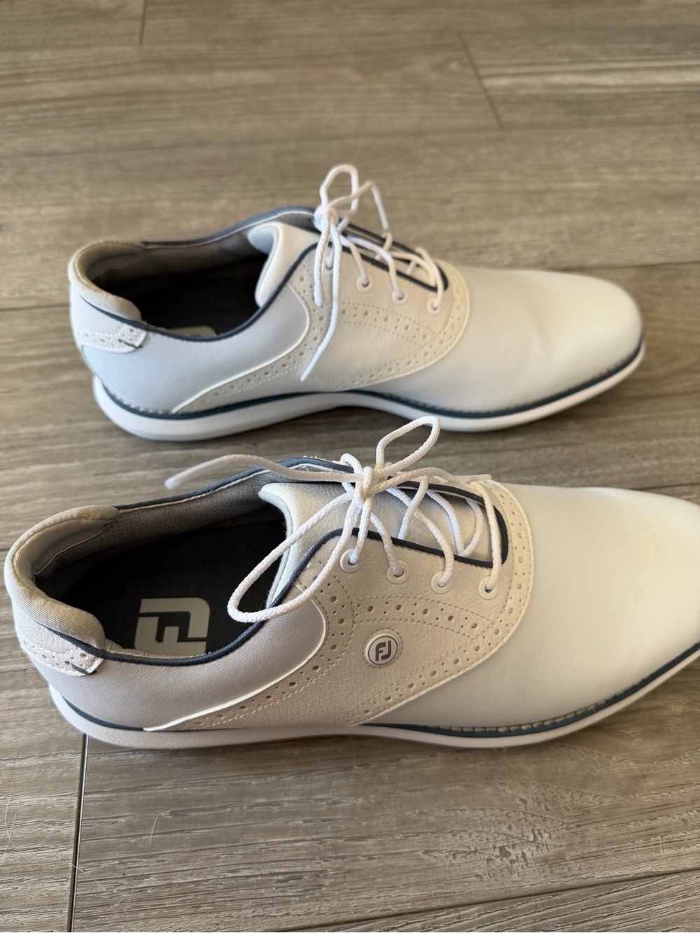 FootJoy Traditions Spikeless Golf Shoes Womens 12 M White Navy 97898 Like New - Picture 4 of 6